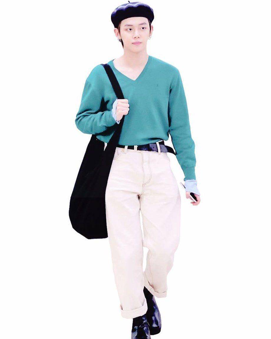 outfit warna cerah member TXT (instagram.com/txtoutfitstyle)