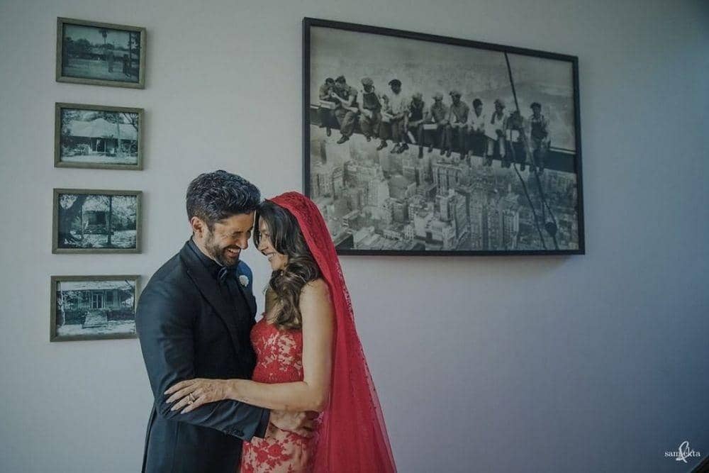 10 Potret Pernikahan Shibani Dandekar dan Farhan Akhtar, Penuh Tawa