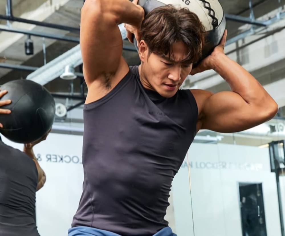 Kim Jong Kook (instagram.com/kjk76)