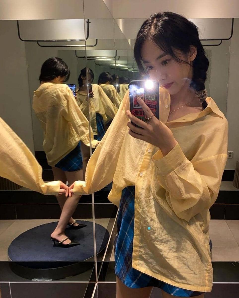 inspirasi outfit girly ala SinB VIVIZ (Instagram.com/bscenez)
