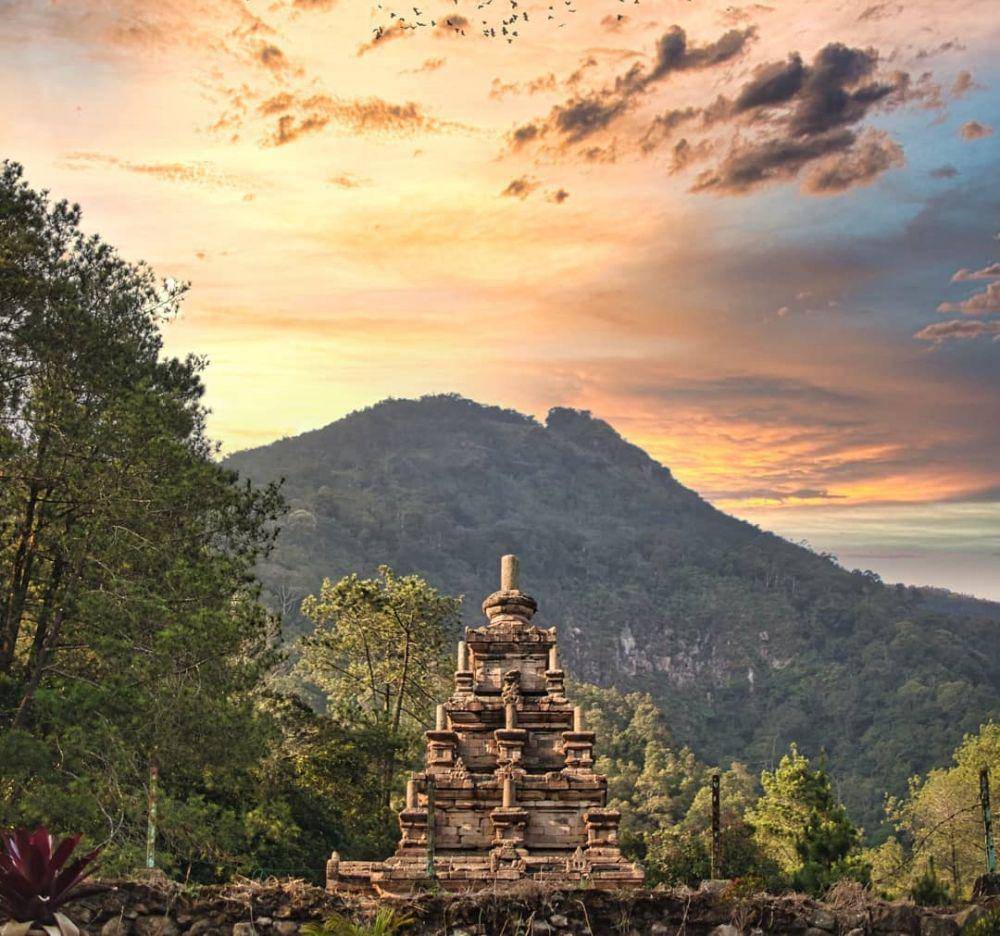 ilustrasi Candi Gedong Songo di Kabupaten Semarang (instagram.com/yoginwidhi)