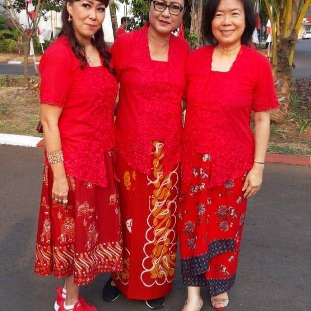 Kebaya Debbie Cynthia Dewi (instagram.com/debbiecynthiadewi)