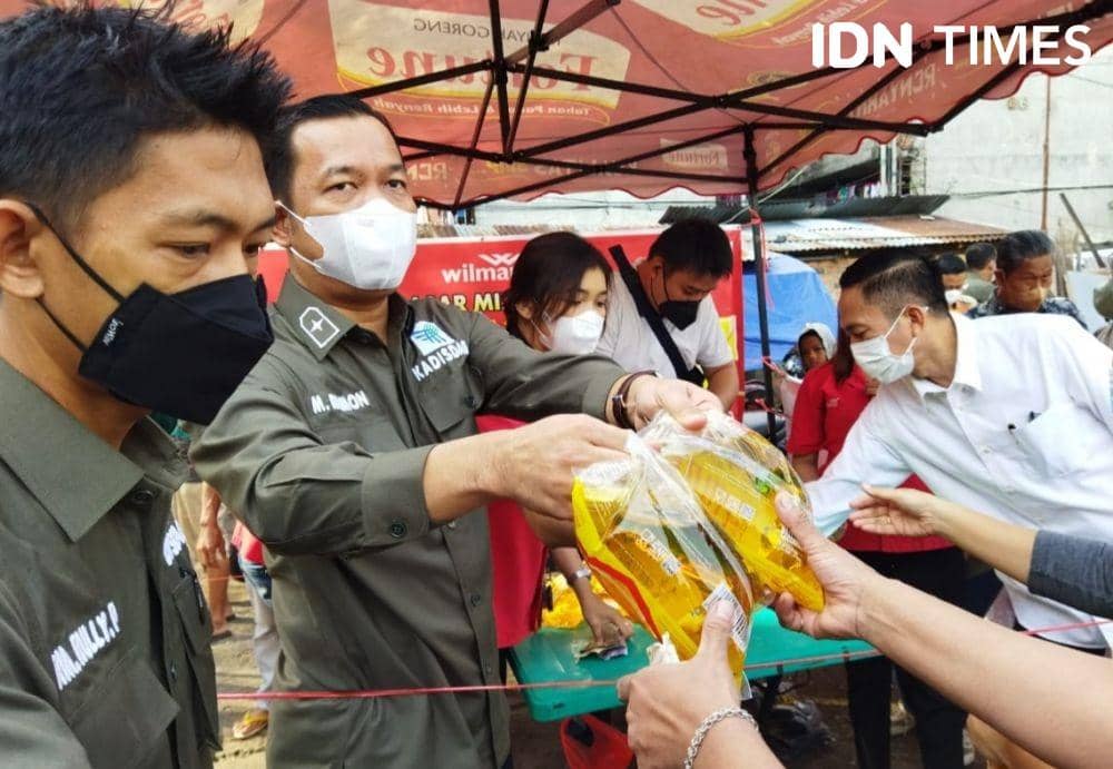 Dalam Sehari Satu Keluarga di Palembang Butuh 0,5 Liter Minyak Goreng (IDN Times/Feny Maulia Agustin)