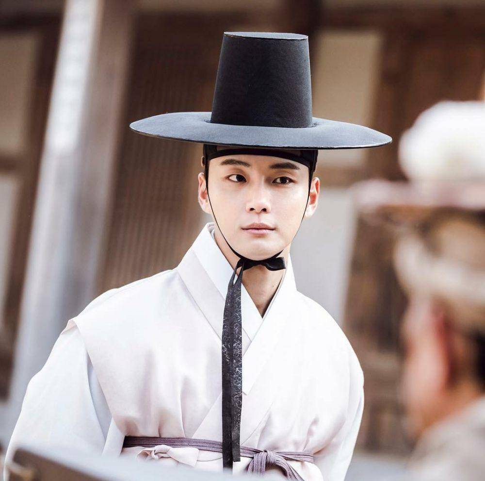 Yoon Shi Yoon di drama Nokdu Flower (instagram.com/moa_ent)