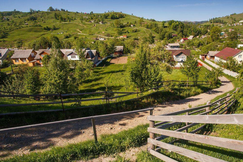 potret Desa Lazeshchyna di Zakarpatska, Ukraina (dusekarpat.cz)