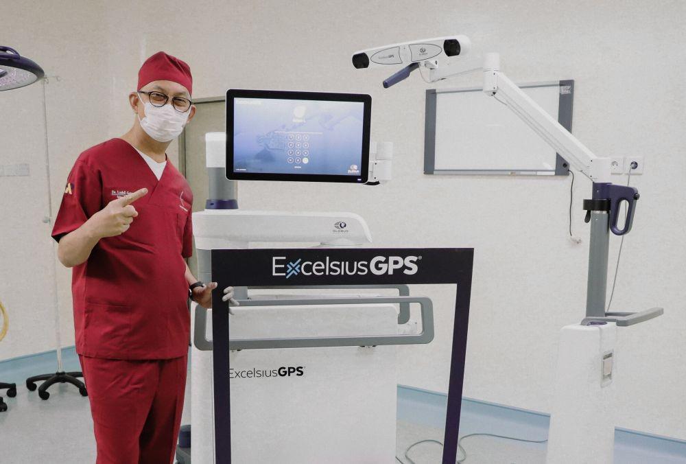Gatam Institute Eka Hospital Hadirkan Robot Navigasi Teknologi Tinggi