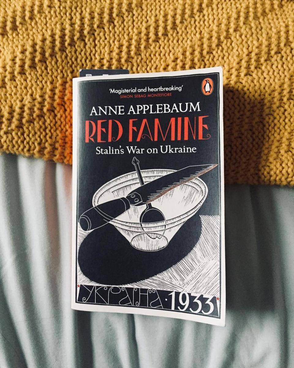 buku Red Famine oleh Anne Applebaum (instagram.com/vittolenu)