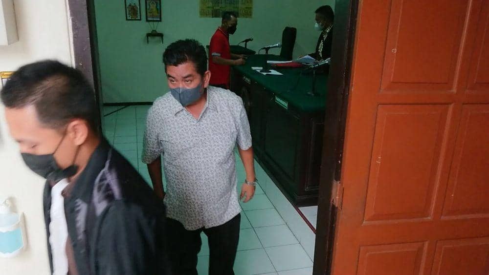 Basroni saat menjalani sidang putusan di Pengadilan Negeri Tulungagung. IDN Times/ Bramanta Pamungkas