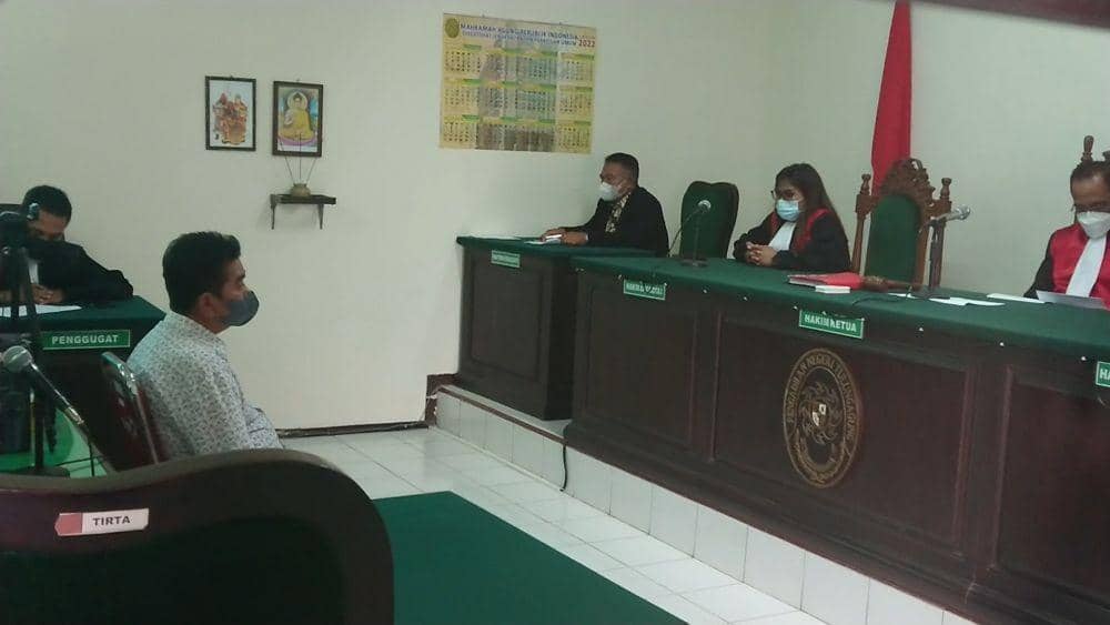 Basroni saat menjalani sidang putusan di Pengadilan Negeri Tulungagung. IDN Times/ Bramanta Pamungkas