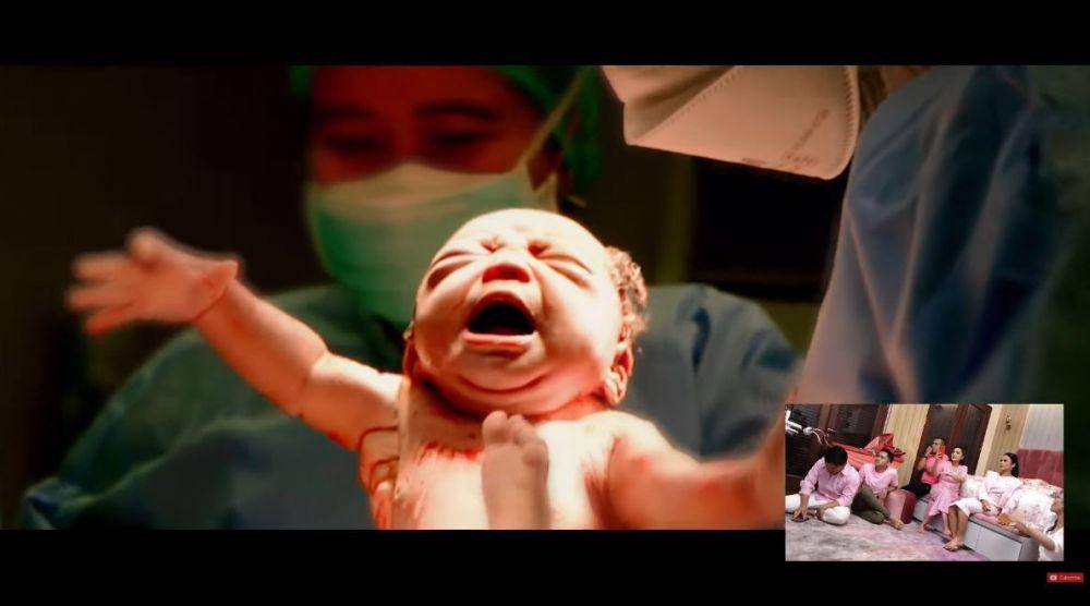 potret baby Ameena (YouTube.com/AH)