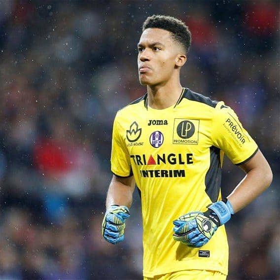Alban Lafont saat berseragam FC Toulouse (linstagram.com/alban_lafont)
