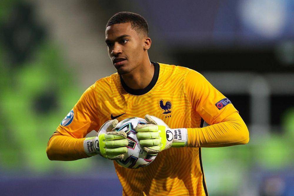 Alban Lafont saat membela timnas Prancis U-21 (linstagram.com/alban_lafont)