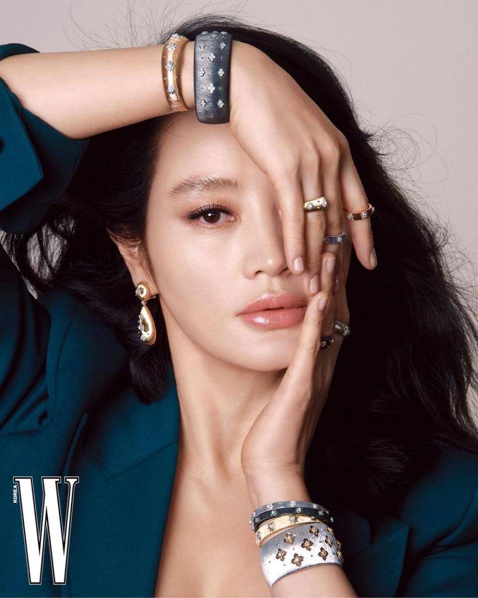 Kim Hye Soo menawan di usia 51 tahun (instagram.com/hs_kim_95)