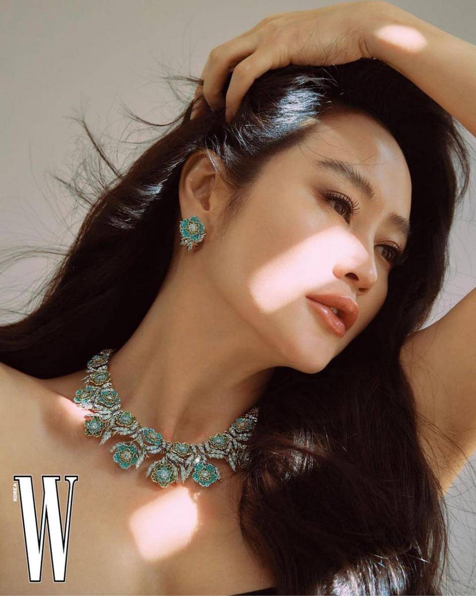 Kim Hye Soo menawan di usia 51 tahun (instagram.com/hs_kim_95)