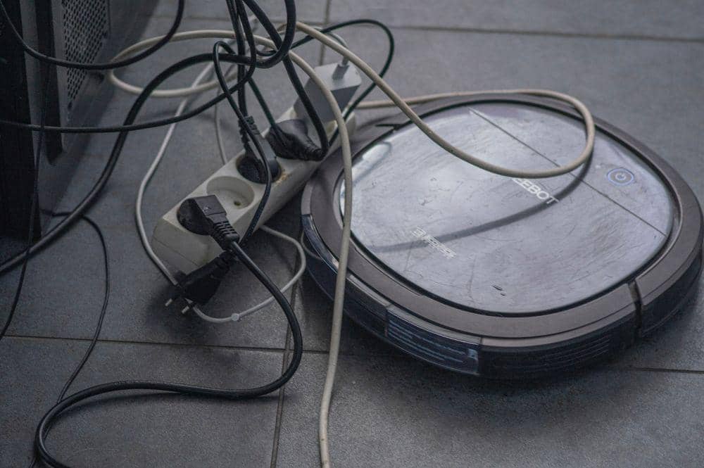 Ilustrasi kabel roll (unsplash.com/@miracleday)