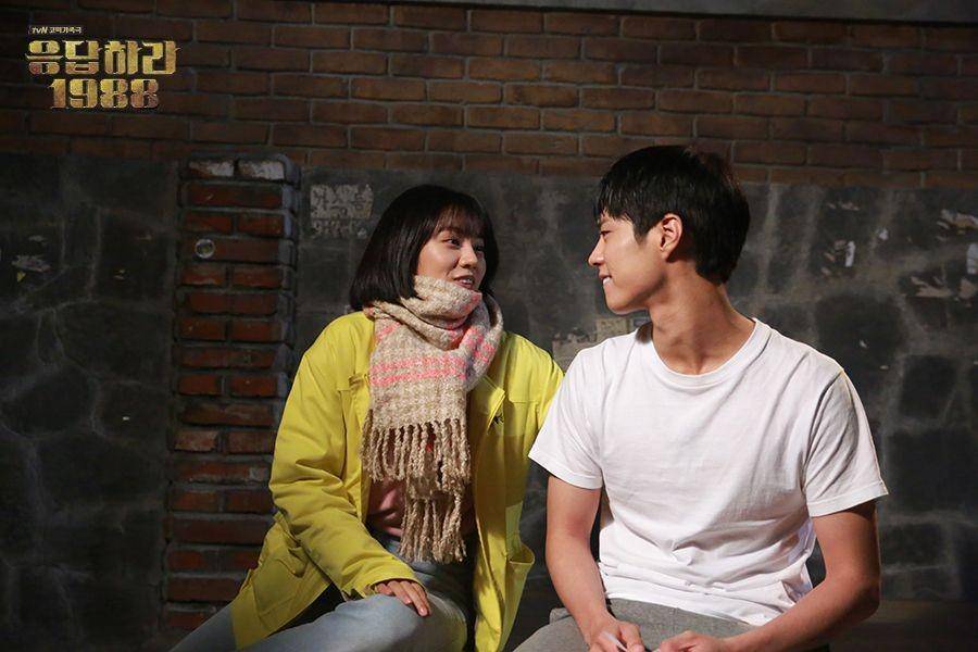 Park Bo Gum dan Lee Hyeri di Reply 1988 (program.tving.com)