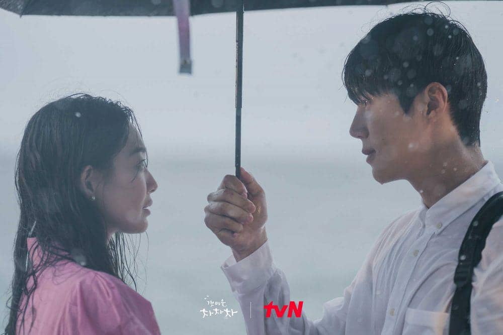 cuplikan KDrama Hometown Cha-Cha-Cha. (program.tving.com)