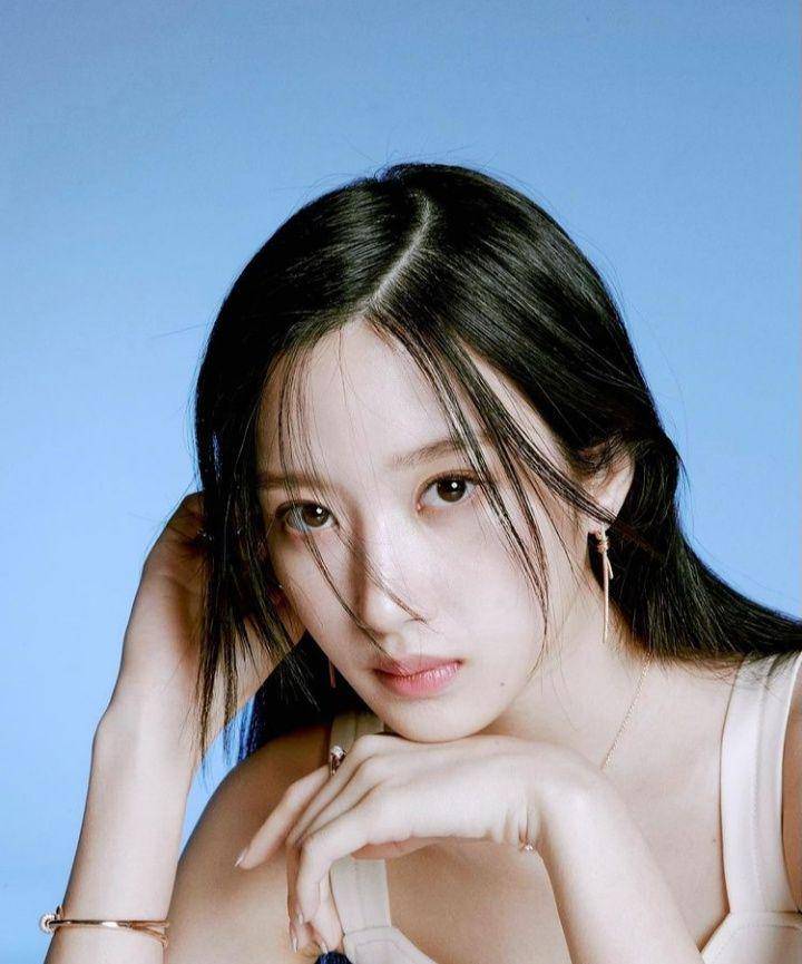 Moon Ga Young (instagram.com/m_kayoung)