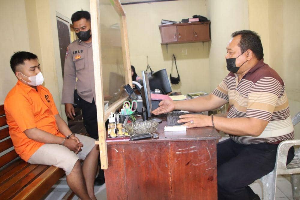 Tim Buru Sergap Unit Reskrim Polsek Gadingrejo meringkus seorang pencuri spesialis pembobol kotak amal masjid inisial WPR (28). (IDN Times/Istimewa)