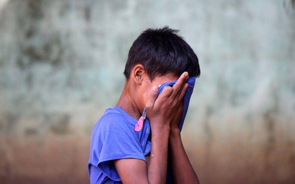 ilustrasi anak dilanda kesedihan (unsplash.com/Lucas Metz)