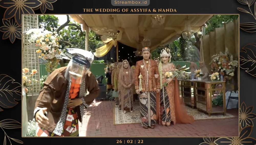 momen resepsi kedua Syifa adik Ayu Ting Ting (YouTube.com/Assyifa Nuraini)