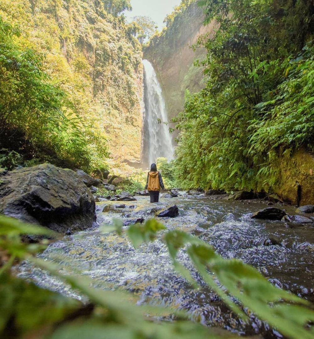 Air Terjun Kabut Pelangi (instagram.com/wisatalumajang)