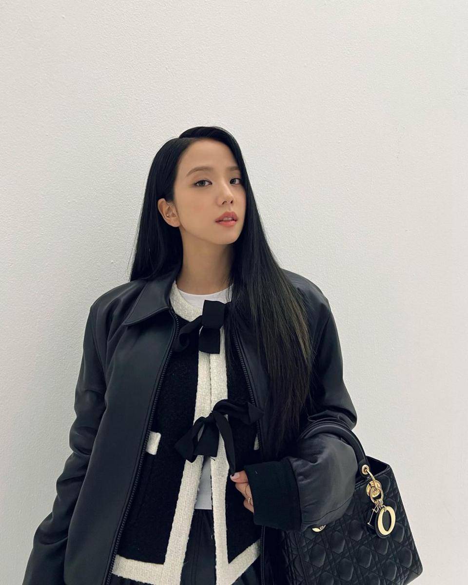 hair styling member BLACKPINK (instagram.com/sooyaaa__)