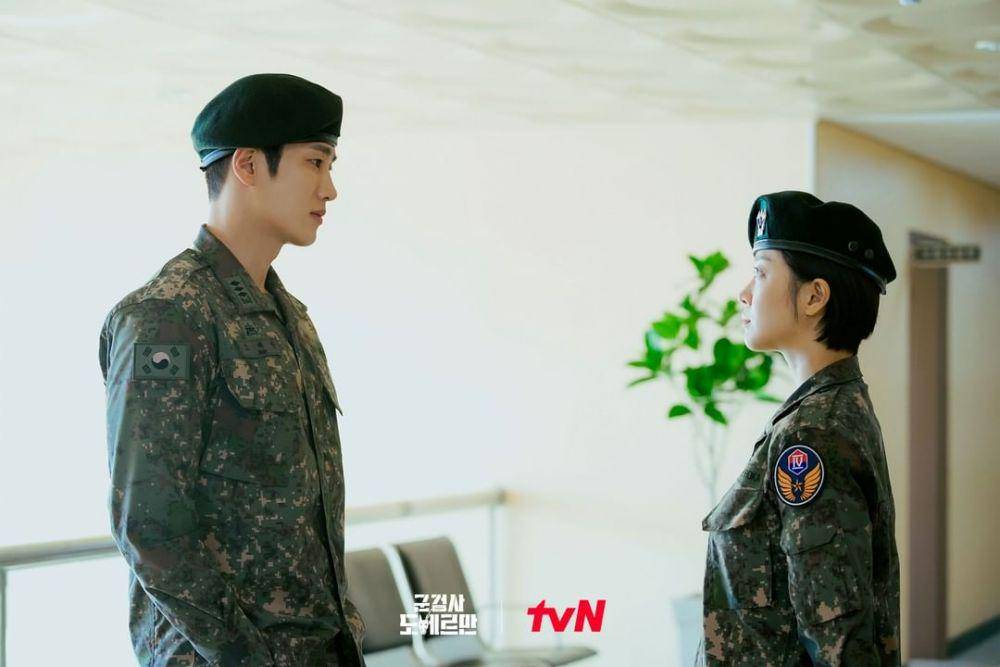Ahn Bo Hyun dan Jo Bo Ah di KDrama Military Prosecutor Doberman (instagram.com/tvn_drama)