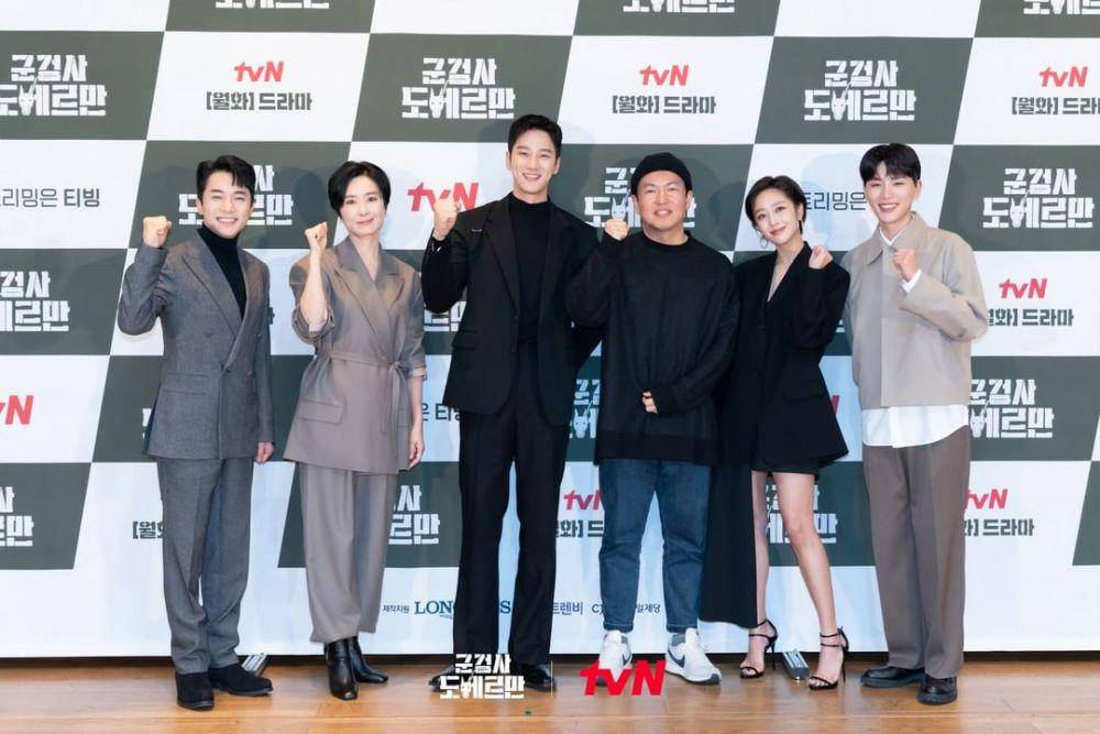 para pemeran dan sutradara KDrama Military Prosecutor Doberman (instagram.com/tvn_drama)