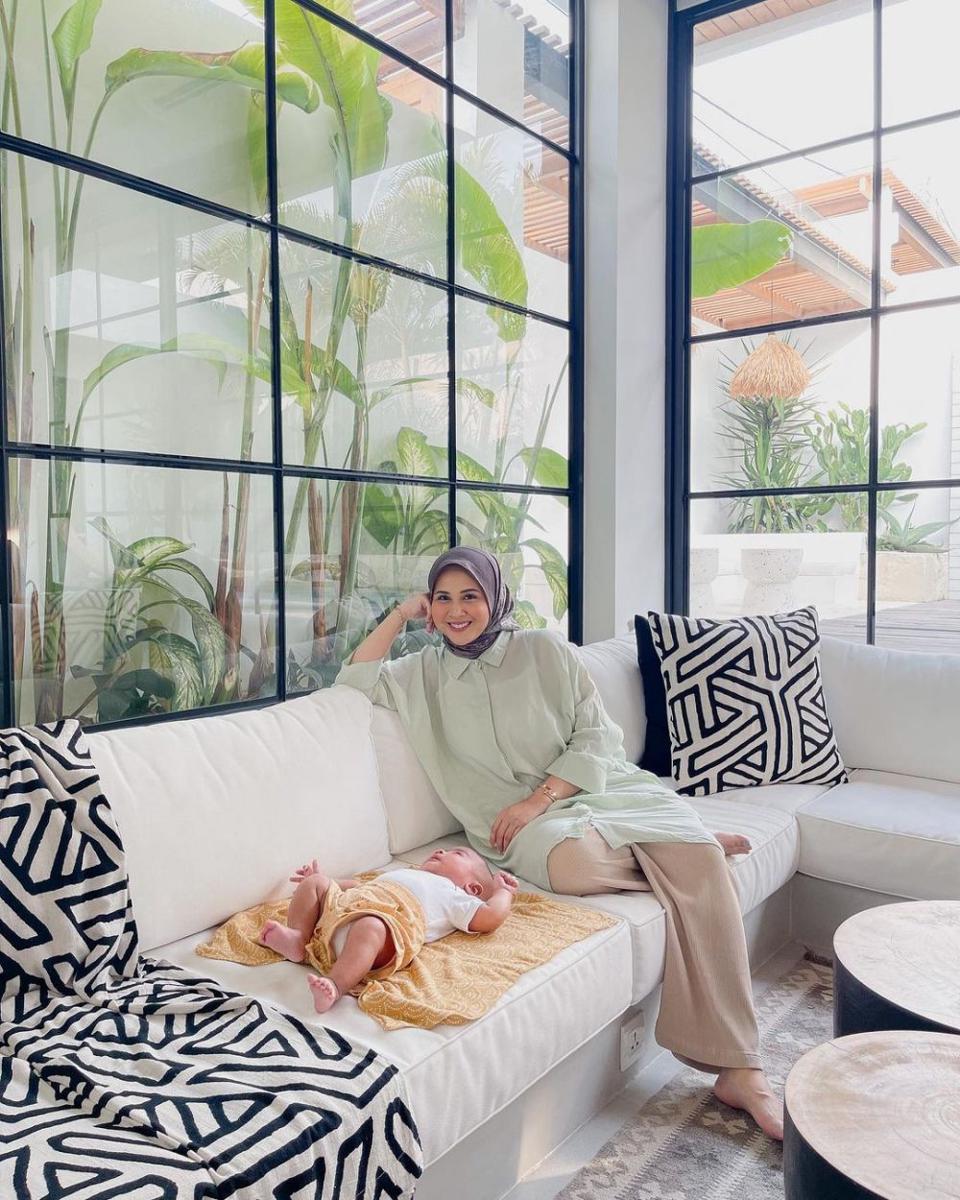 potret Kesha Ratuliu dan buah hati (instagram.com/kesharatuliu05)