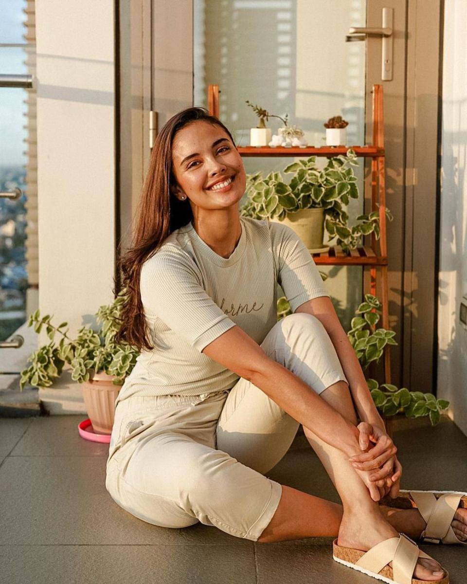 Megan Young (instagram.com/meganbata)