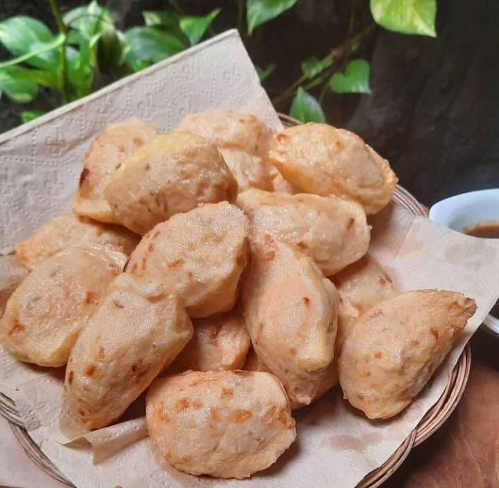 pempek tahu (instagram.com/katarinalaboure21)