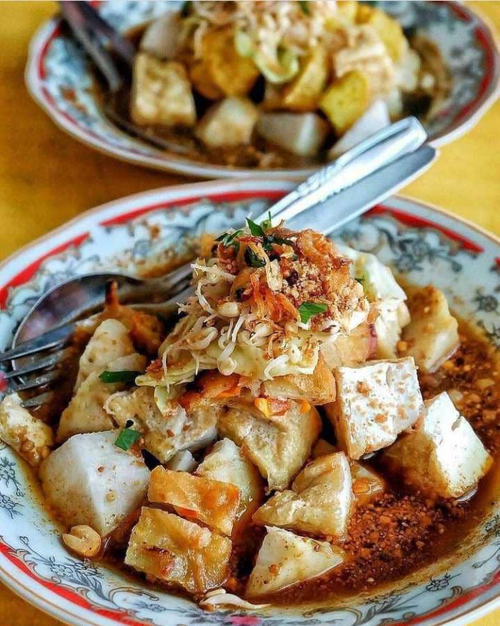 kupat tahu (instagram.com/kotamagelang_info)
