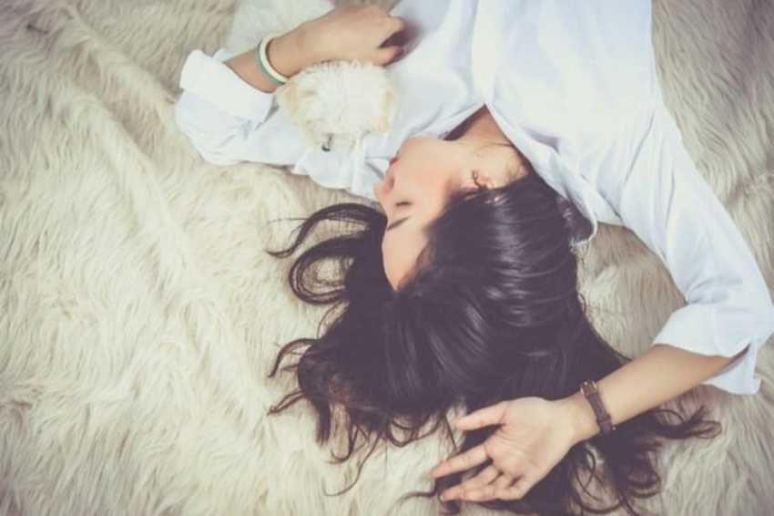 5 Kebiasaan Baik Sebelum Tidur, Badan Jadi Sehat dan Tidur Berkualitas