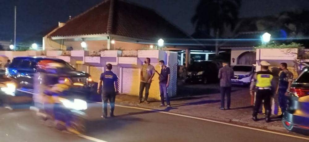 Suasana rumah duka paman Jokowi, Miyono di Solo. (Dok. IDN Times/bt)