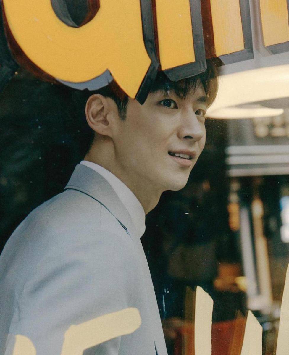 Lee Je Hoon (instagram.com/leejehoon_offical)