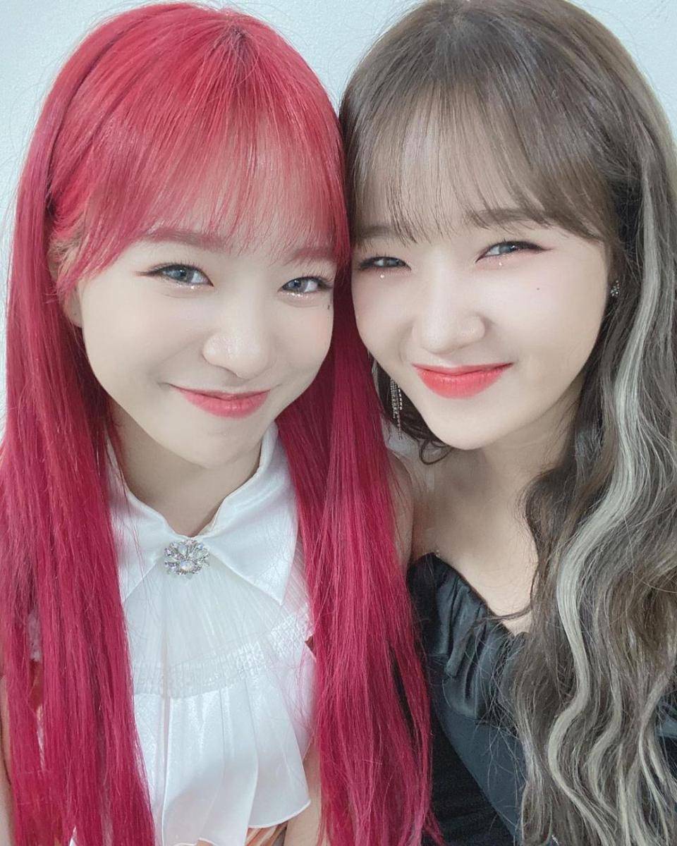 Yuri IZ*ONE dan Yoojung Weki Meki (instagram.com/dbeoddl__)