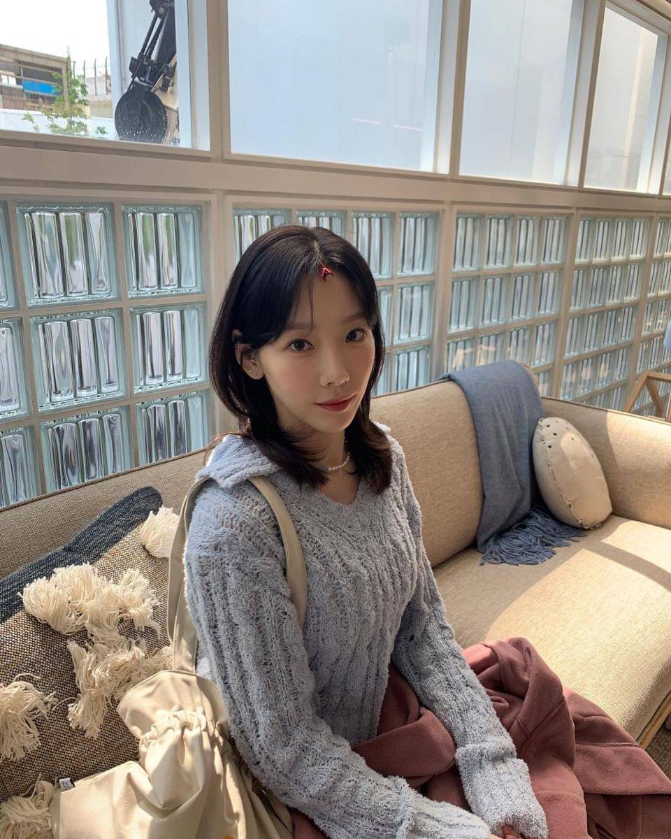 hair styling Taeyeon SNSD (instagram.com/taeyeon_ss)