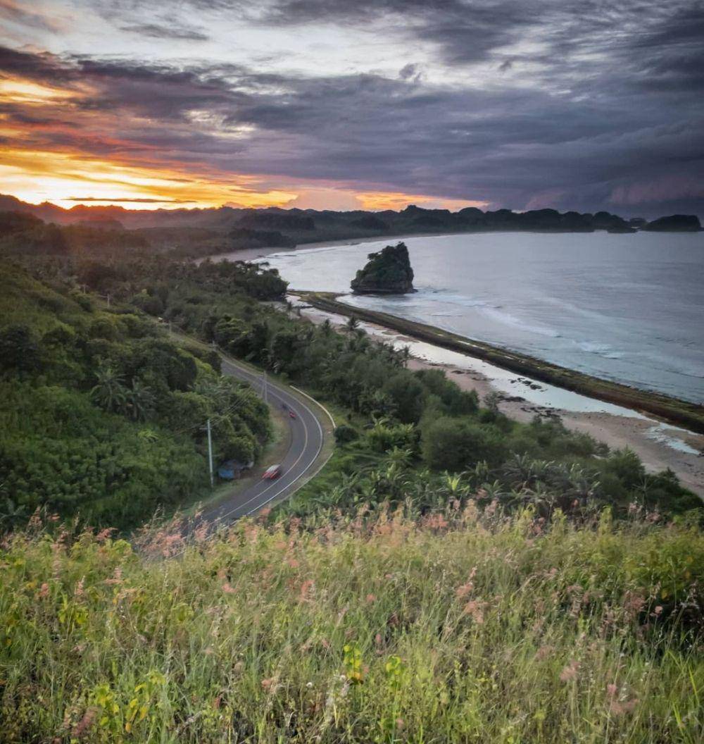 Pantai Parang Dowo (instagram.com/reyin_feno_mega)