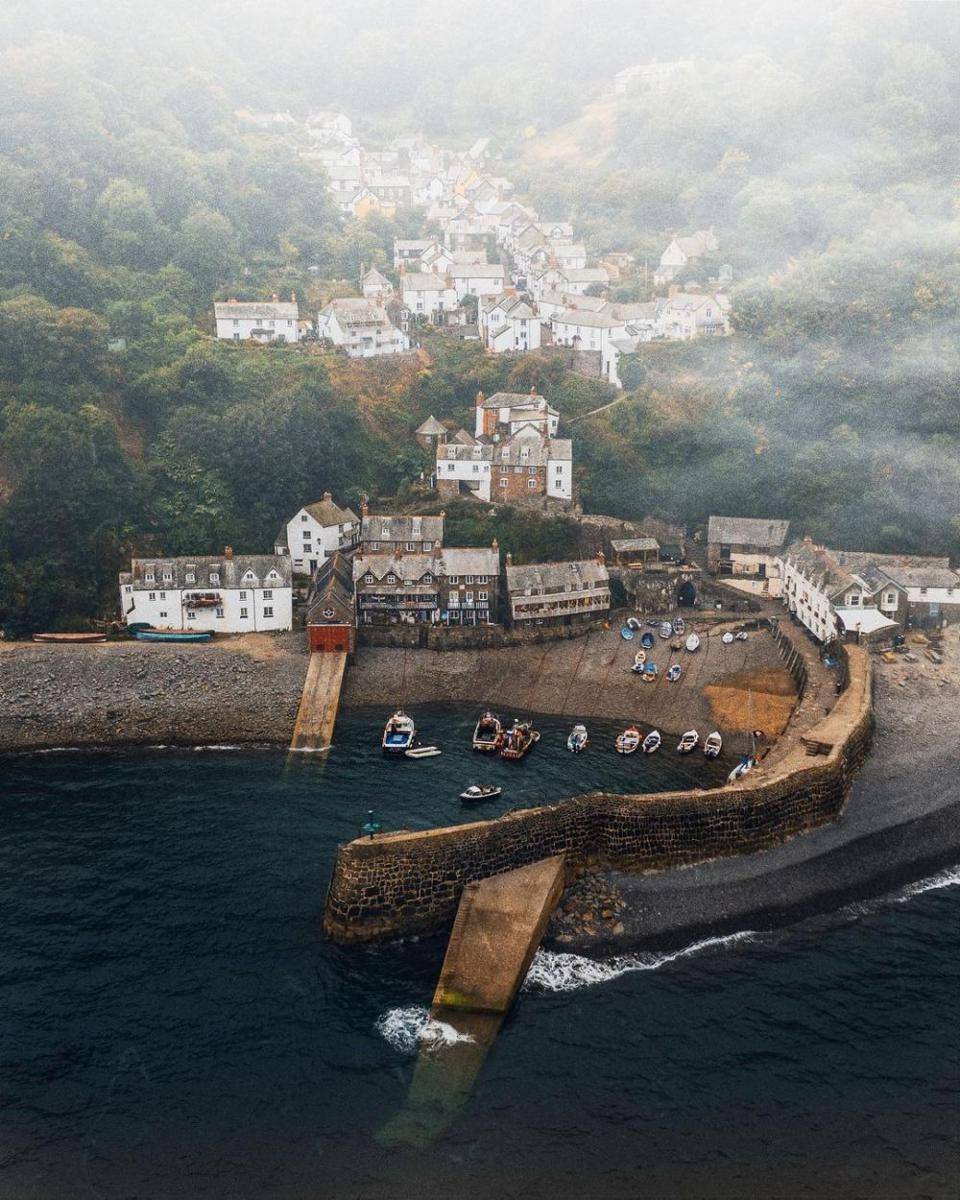 Clovelly (instagram.com/redlionclovelly)