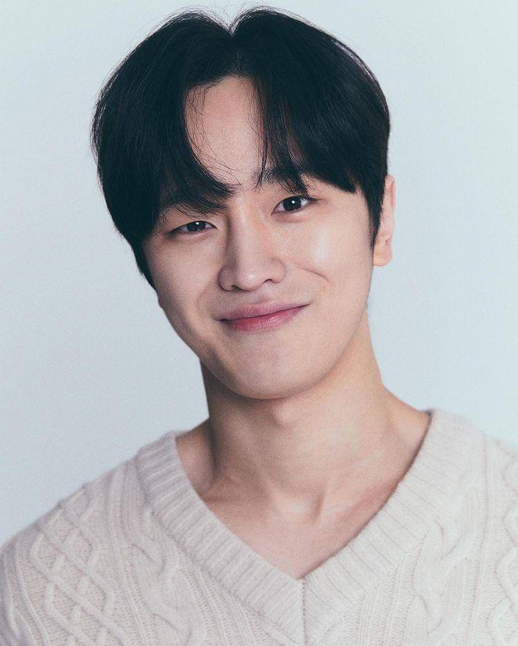 Kim Do Hwan (instagram.com/kimdwan_)