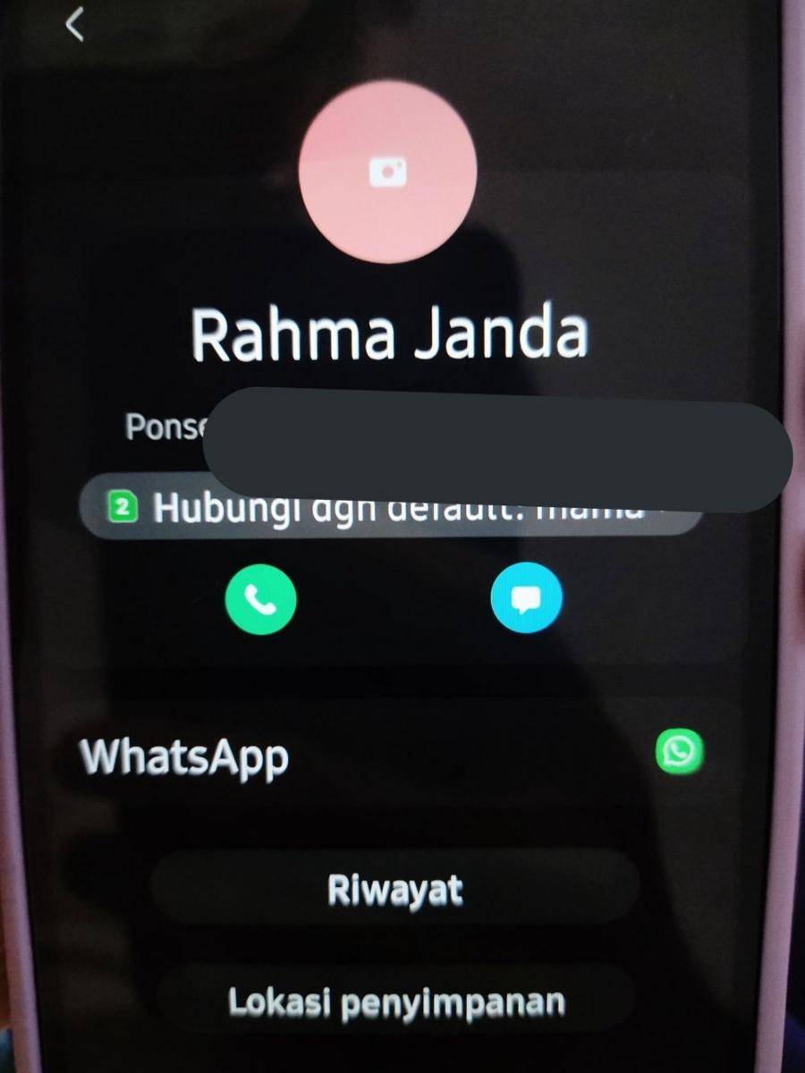 nama kontak HP emak (twitter.com/wambohuhu)