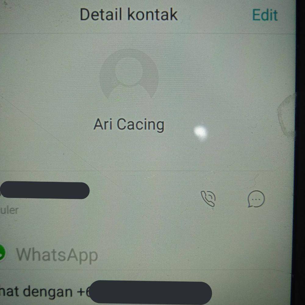 nama kontak HP emak (twitter.com/cleanslatess)