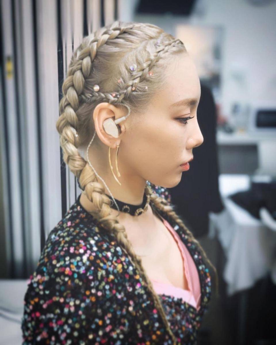 hair styling Taeyeon SNSD (instagram.com/taeyeon_ss)
