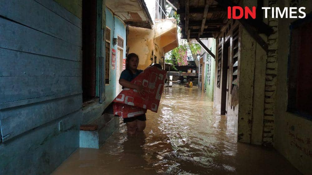 Ratapan Warga Pinggir Sungai Babura, Pasrah Lihat Barangnya Hanyut