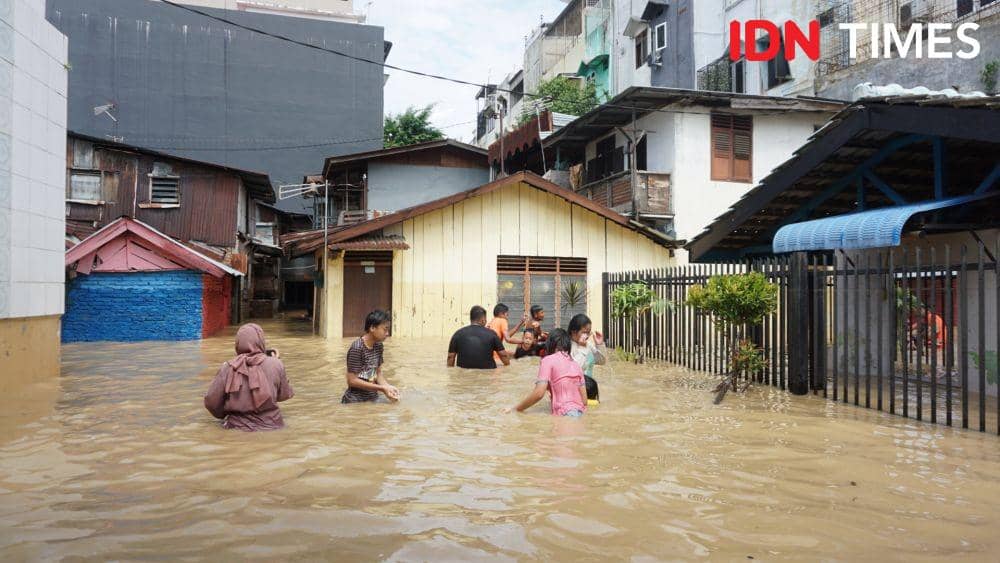 357 Warga Terdampak Banjir, Kampung Sejahtera Bangun Dapur Umum