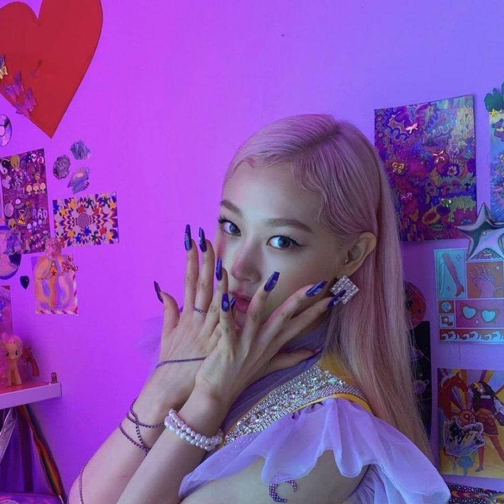 nail art Giselle aespa (twitter.com/PopnailsK)