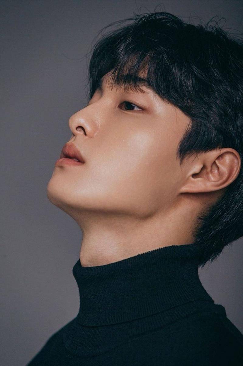Yoon Chan Young (instagram.com/yooncy1)