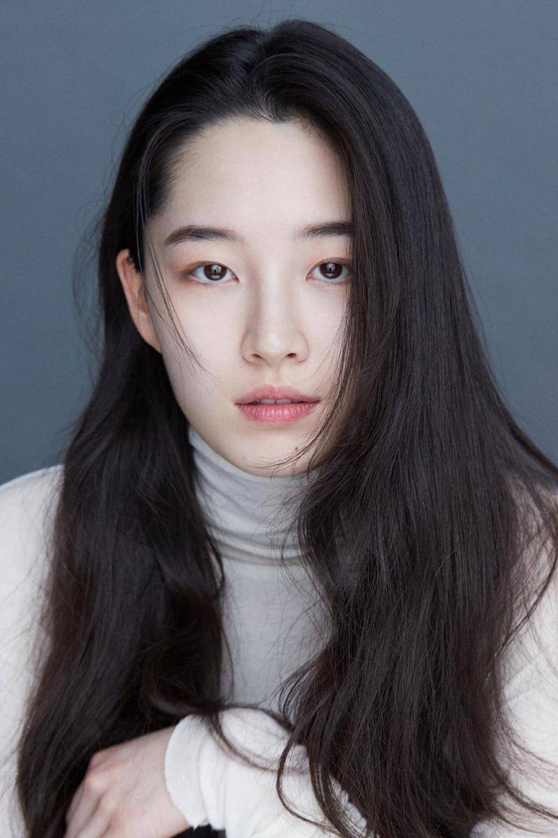 Won Ji An (instagram.com/o__jian)