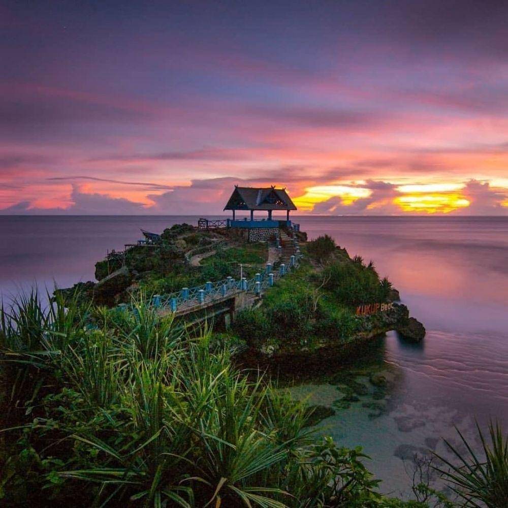 potret panorama Pantai Kukup (instagram.com/pantaikukup)